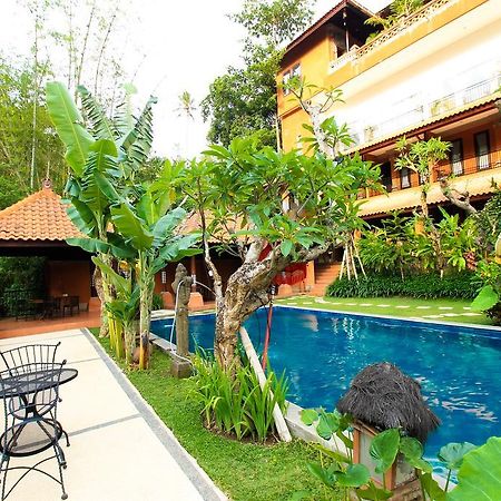 Ubud Hotel And Villas Malang Exterior photo