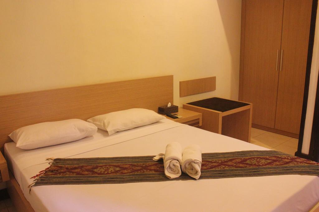 Ubud Hotel And Villas Malang Exterior photo