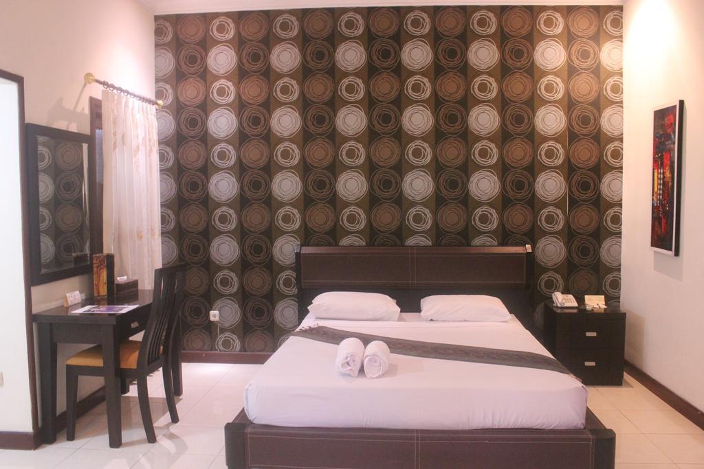 Ubud Hotel And Villas Malang Exterior photo