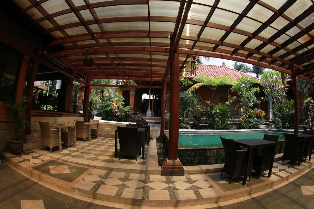 Ubud Hotel And Villas Malang Exterior photo
